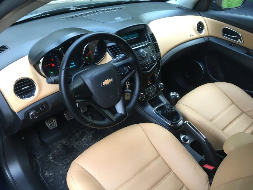 Chevrolet Cruze 2012 хэтчбек салон