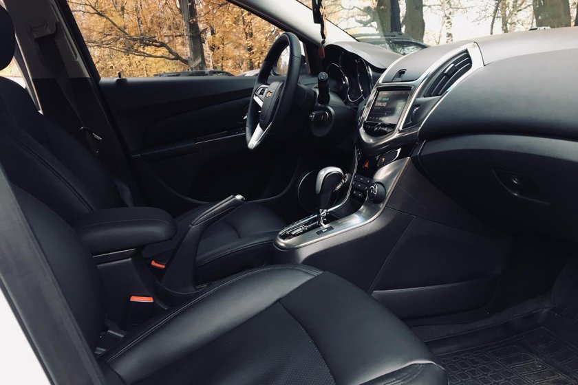 Шевроле Круз салон кожа