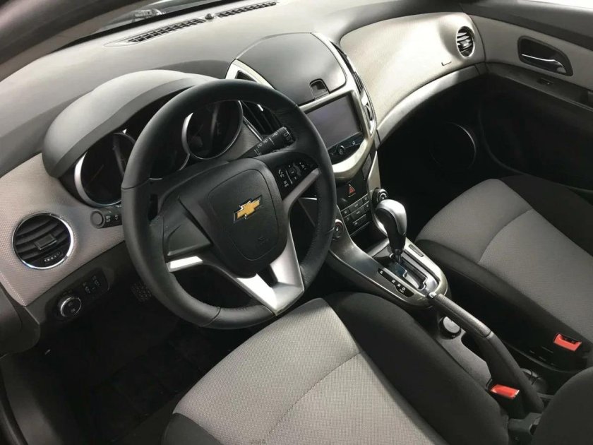 Chevrolet cruze 2014 седан салон