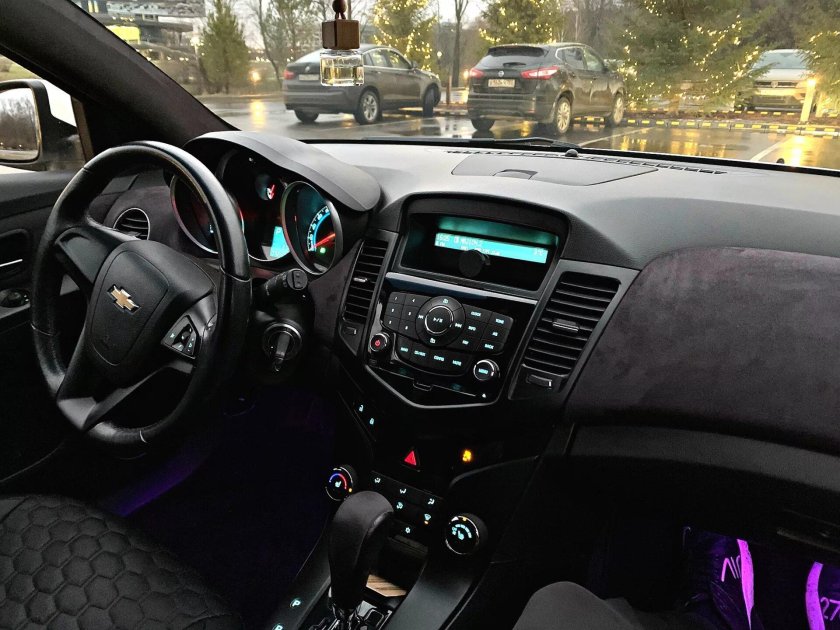 Chevrolet Cruze черный салон