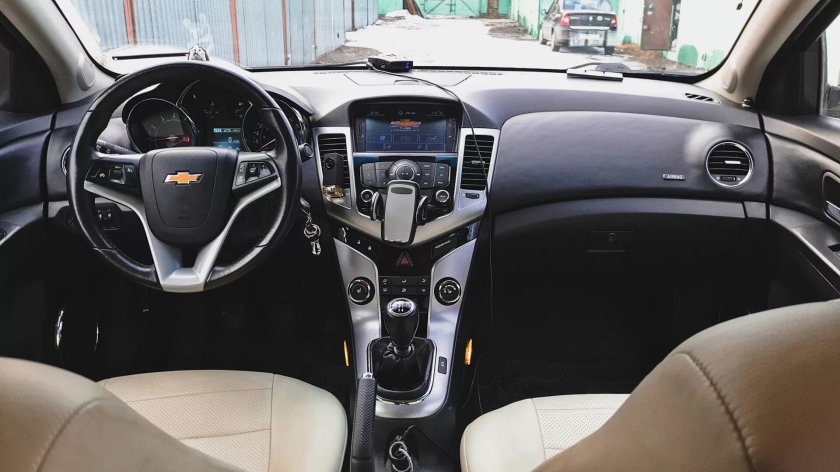 Chevrolet Cruze 2012 салон
