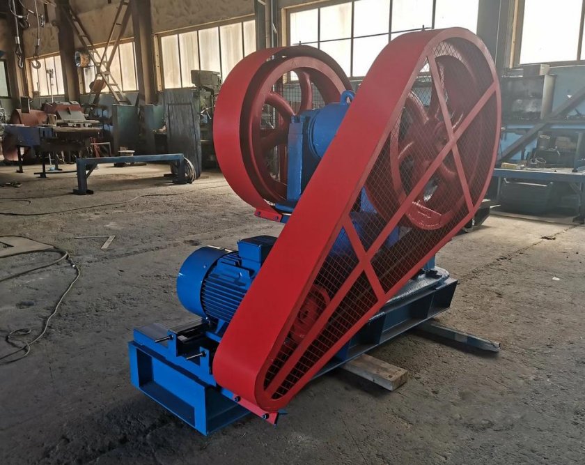 Щековая дробилка СМД 116