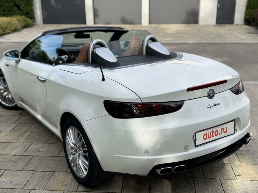 Альфа Ромео белая