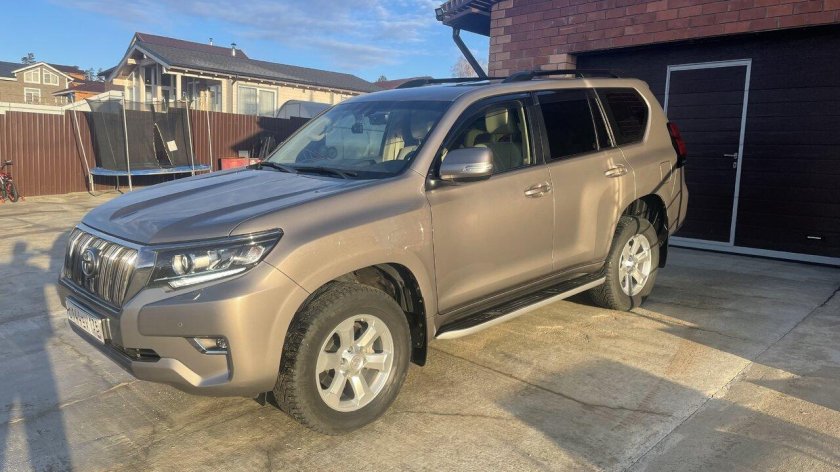 Тойота Прадо серый