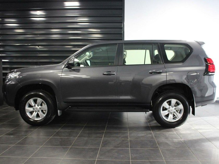 Toyota Land Cruiser Prado серый