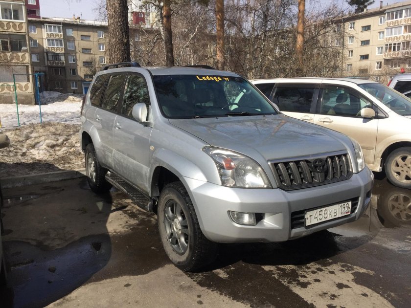 Тойота Прадо 120 серый