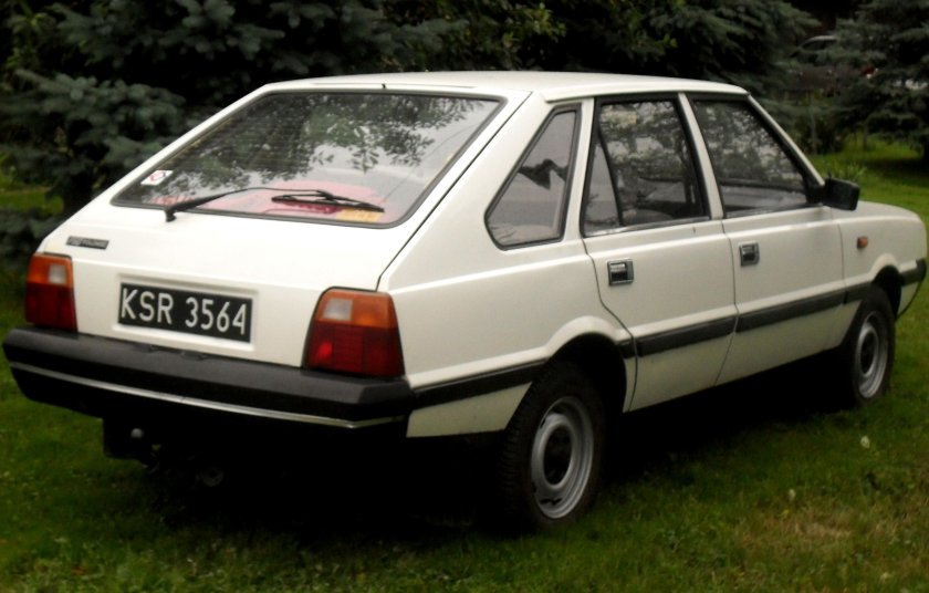 Автомобиль FSO Polonez