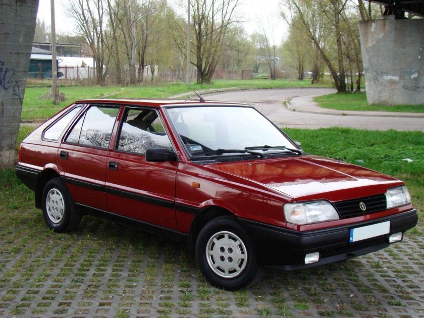 Автомобиль FSO Polonez