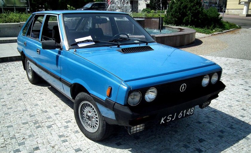 Автомобиль FSO Polonez