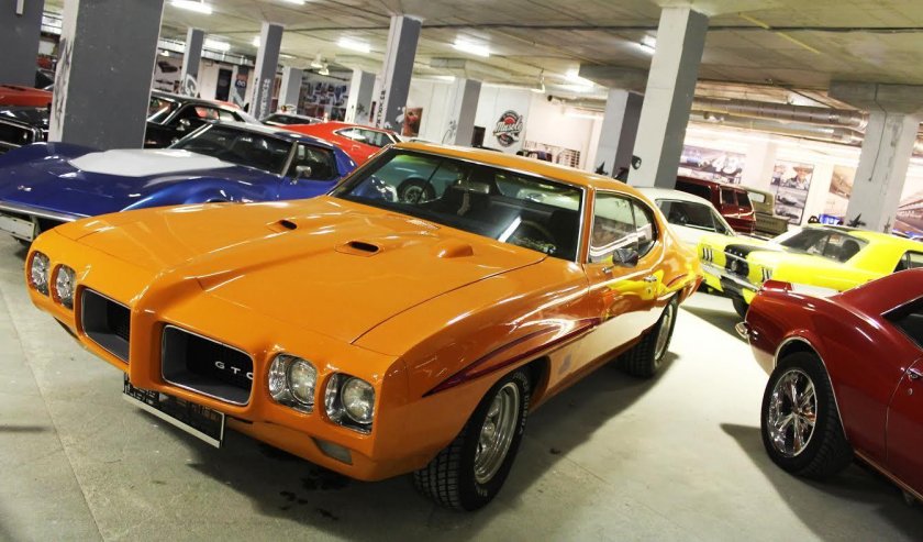 Музей ретро автомобилей в Санкт-Петербурге Питерлэнд