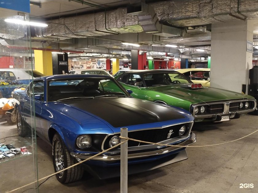 Музей ретро автомобилей в Санкт-Петербурге Питерлэнд