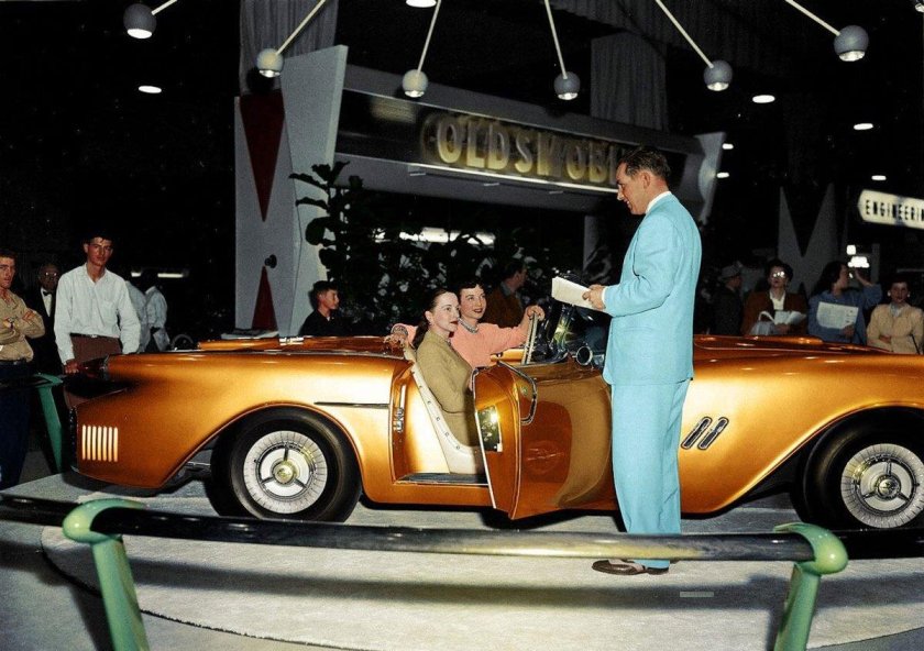 1954 Pontiac Bonneville Special Motorama Concept car