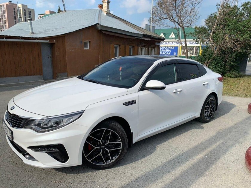 Kia Optima gt 2018 белая