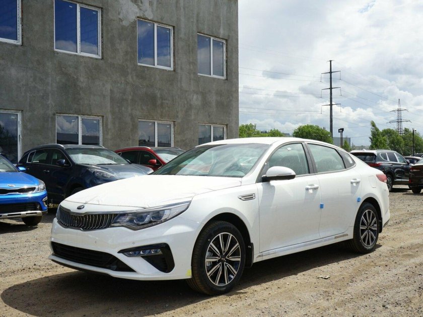 Kia Optima 2019 белый