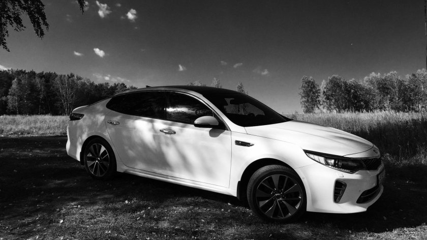 Kia Optima gt line белая