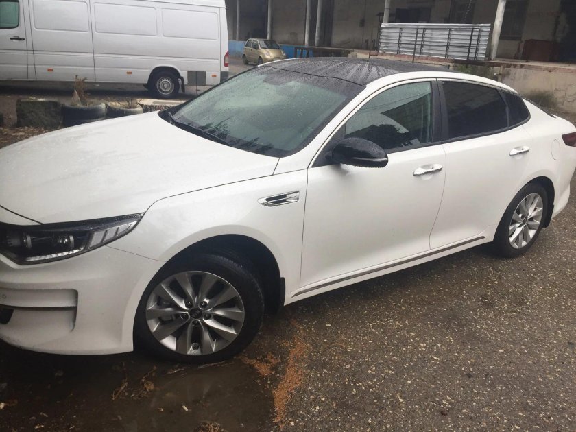 Kia Optima 2019 чорни криша