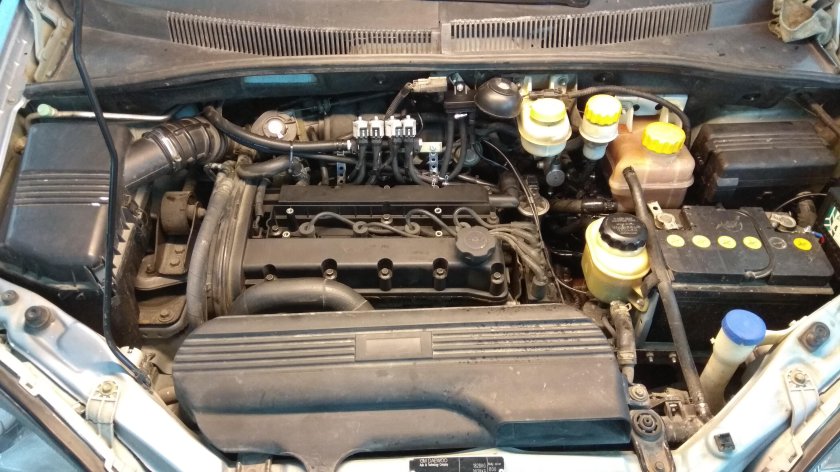 Моторный отсек Шевроле Реззо