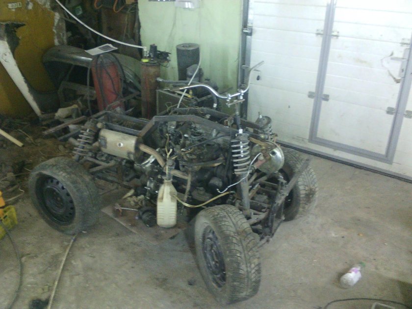 Трактор с двигателем ВАЗ 2107