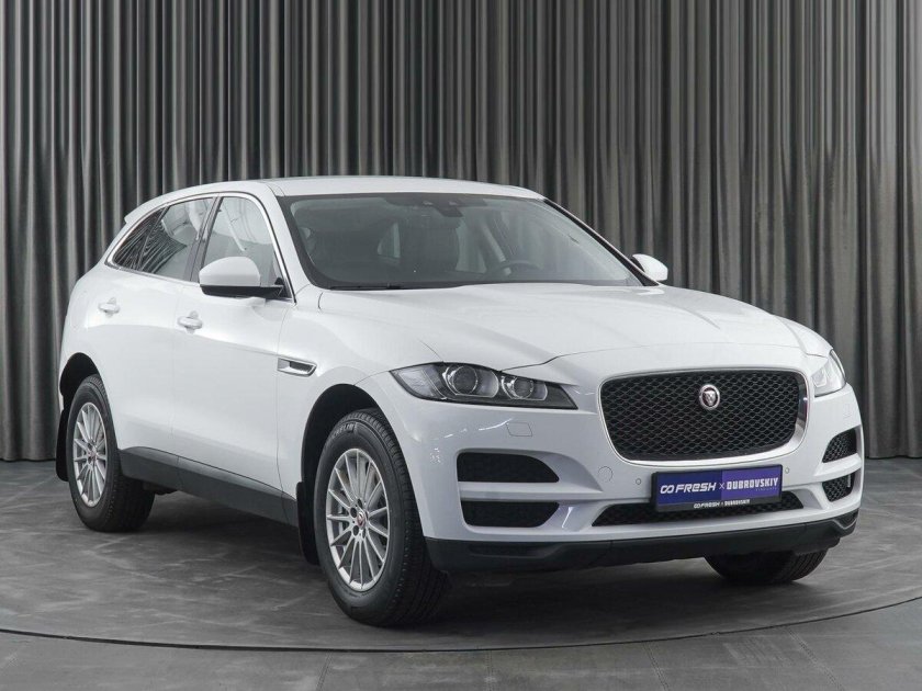 Ягуар машина джип белый