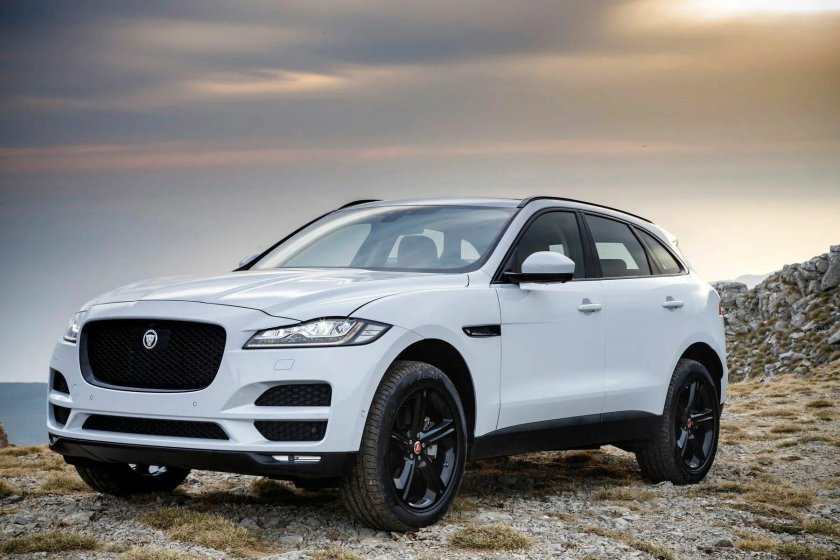 Jaguar f-Pace белый