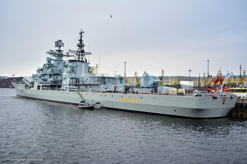 Эскадренный миноносец Адмирал Ушаков