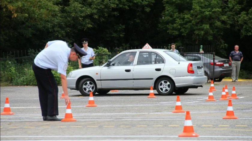 Экзамен в автошколе