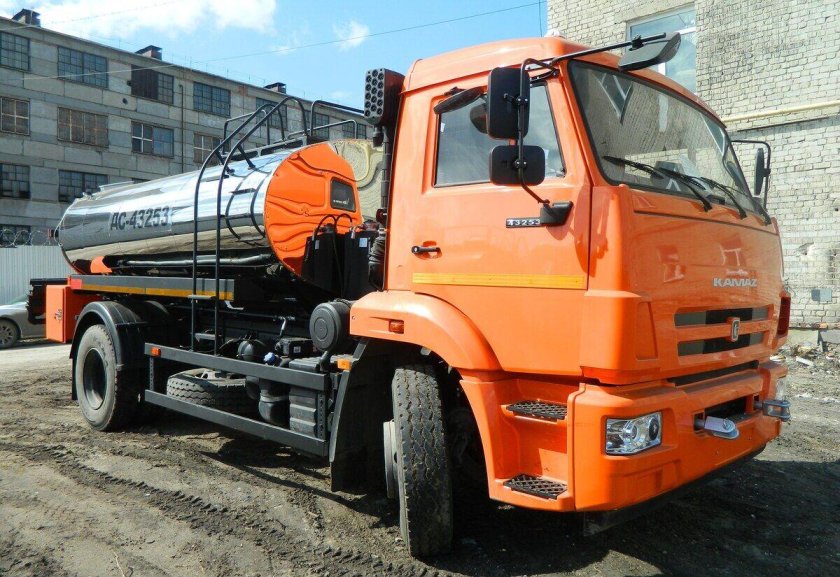 Гудронатор КАМАЗ 43253