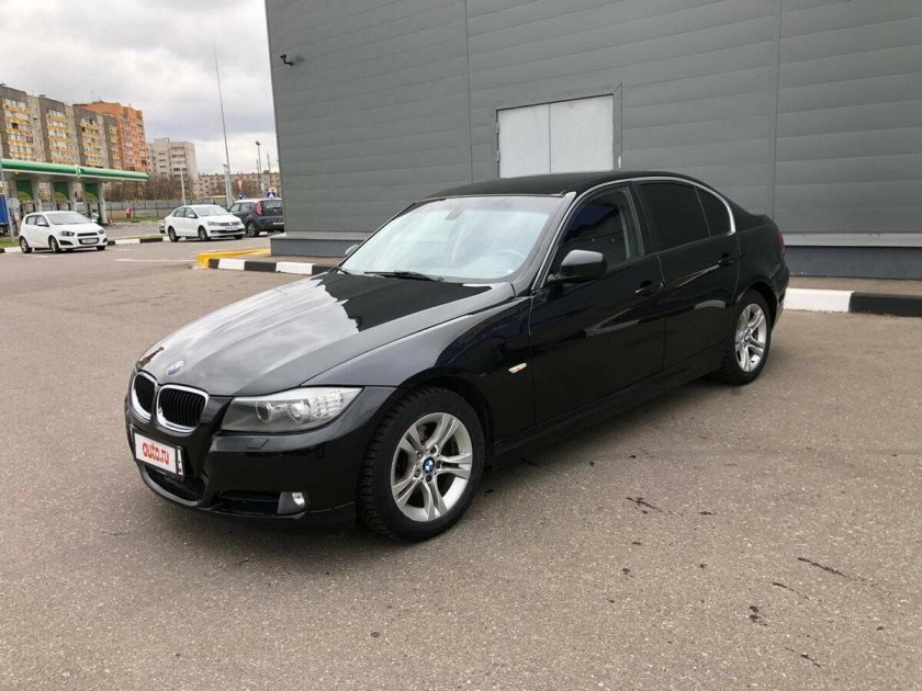 БМВ 3 2011 черный