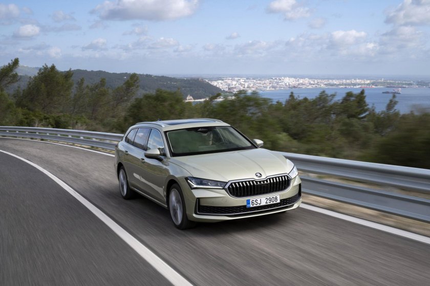 Skoda superb универсал