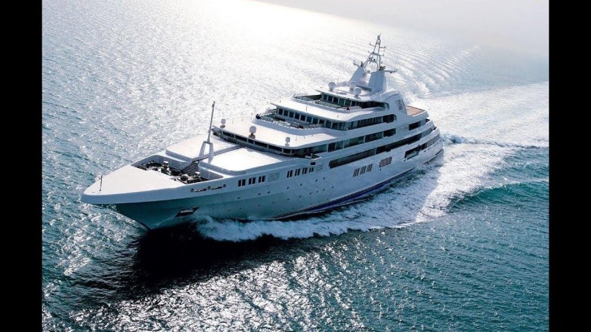 Мегаяхта Дубай