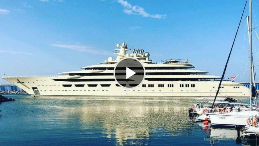 Яхта Алишера Усманова в Сочи