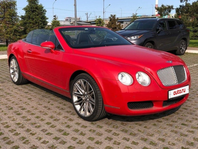 Bentley continental gt красный