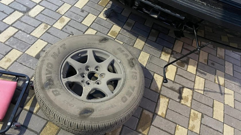 Как поменять колесо на Кадиллак