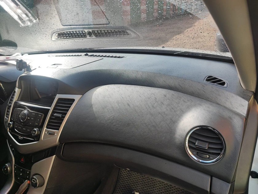 Вставки на торпеду Шевроле Круз