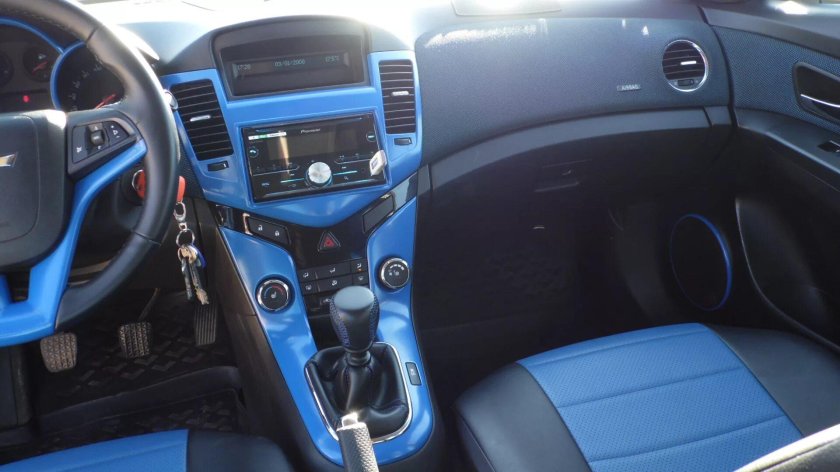 Chevrolet Cruze 2011 торпеда