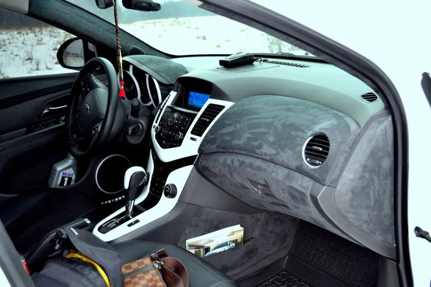 Алькантара Шевроле Круз