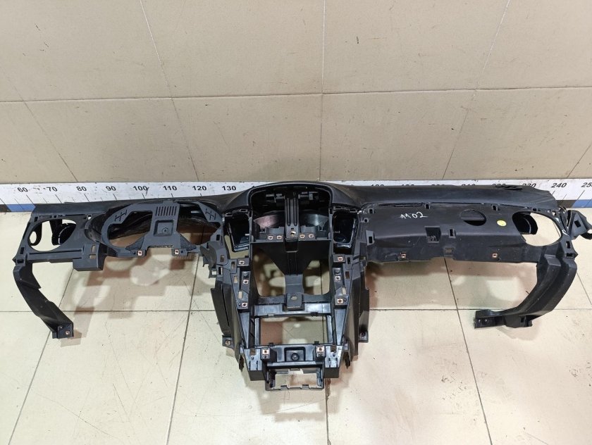 Передняя панель салона