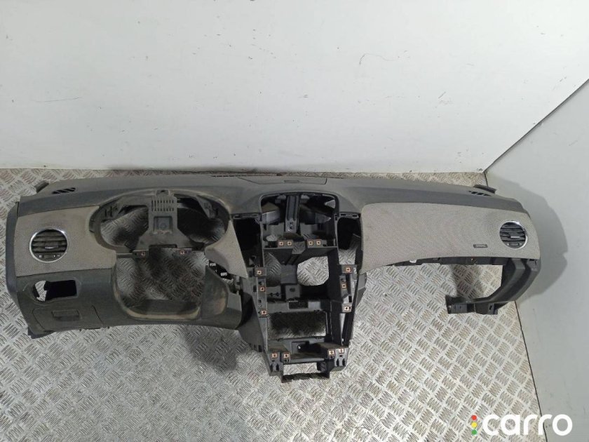 Центральная панель Круз