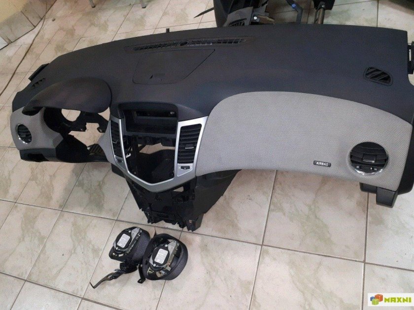 Торпедо Chevrolet Cruze