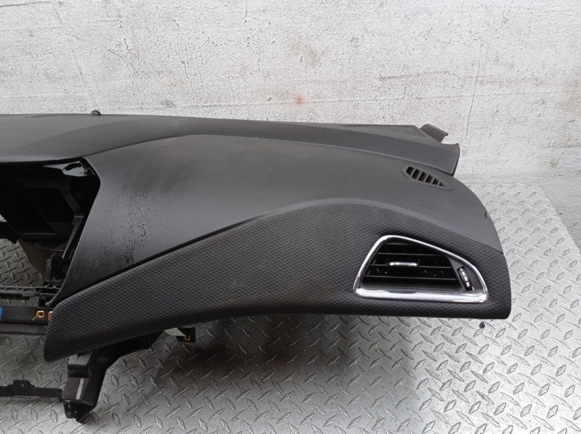 Торпедо Kia Rio