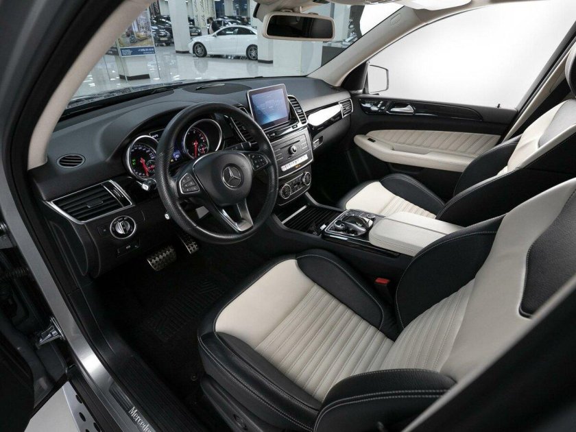 Мерседес GLE 400d купе салон