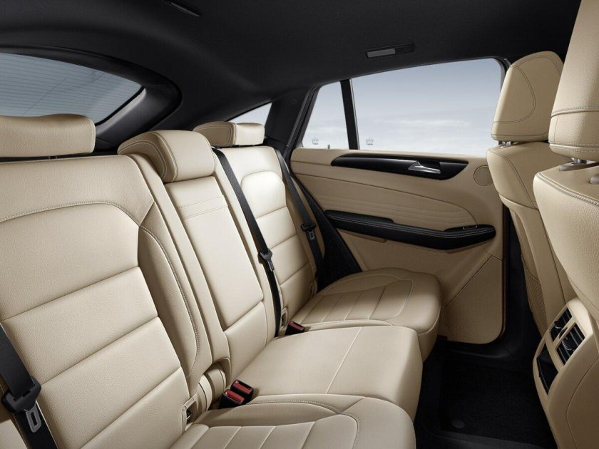 Мерседес GLE 400d салон