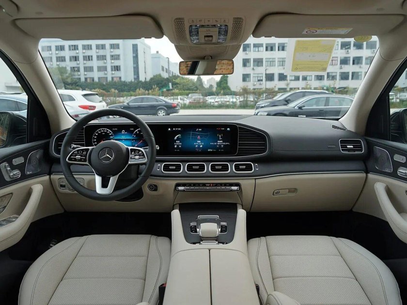 Mercedes Benz GLS 2022 салон