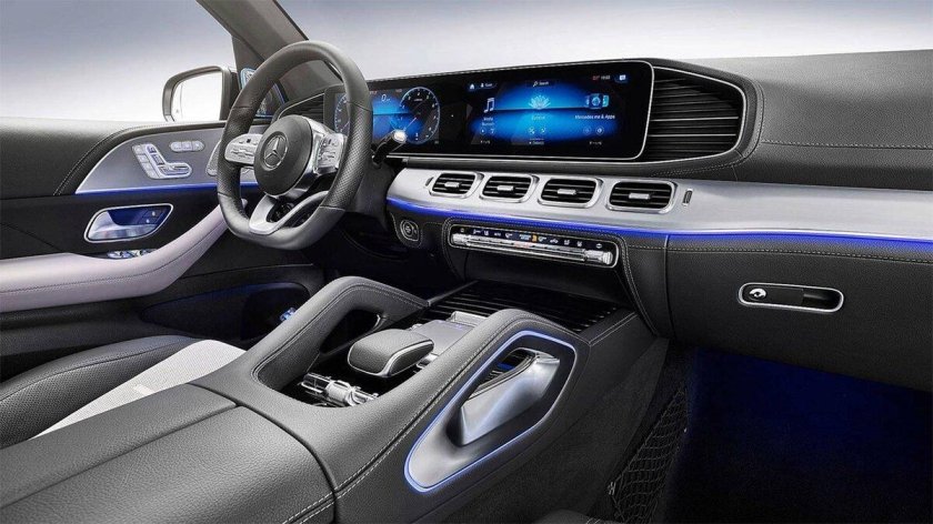 Мерседес GLE 2022 интерьер