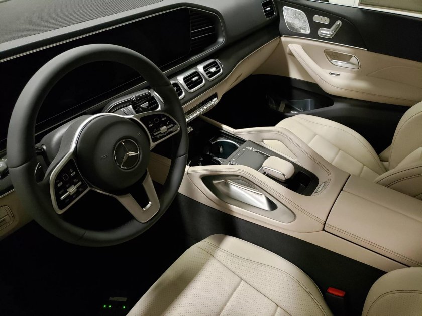 Mercedes GLE Coupe 2020 салон