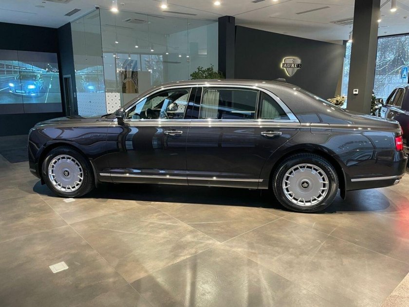 Автомобиль aurus