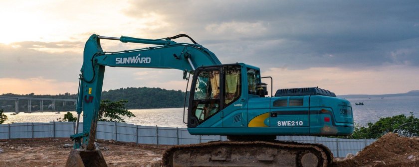 Экскаватор Sunward SWE 210