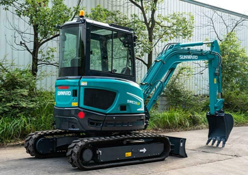 Мини-экскаватор Sunward SWE 35 UF