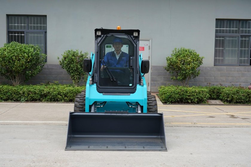 Мини-погрузчик Sunward swl3220