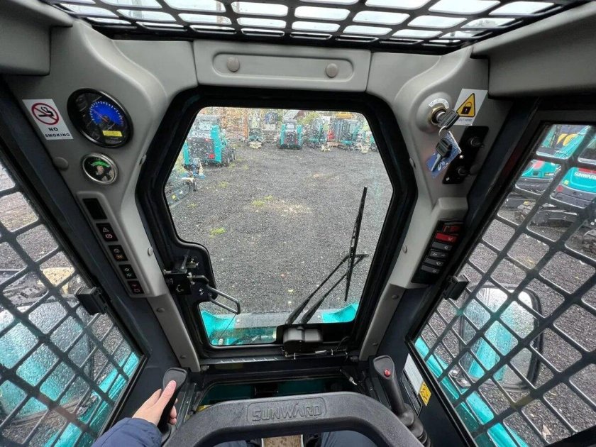 Мини-погрузчик Sunward swl3220